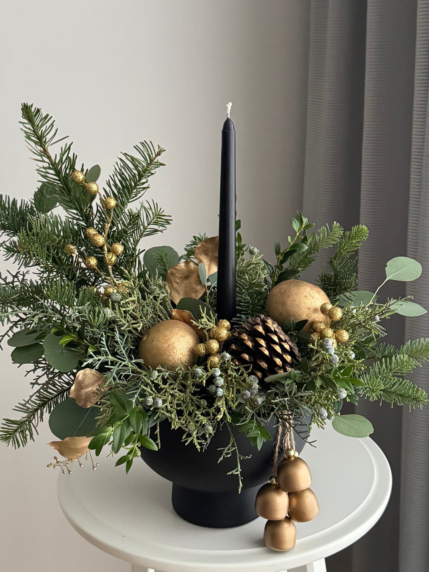 Christmas arrangement “Black & Gold”